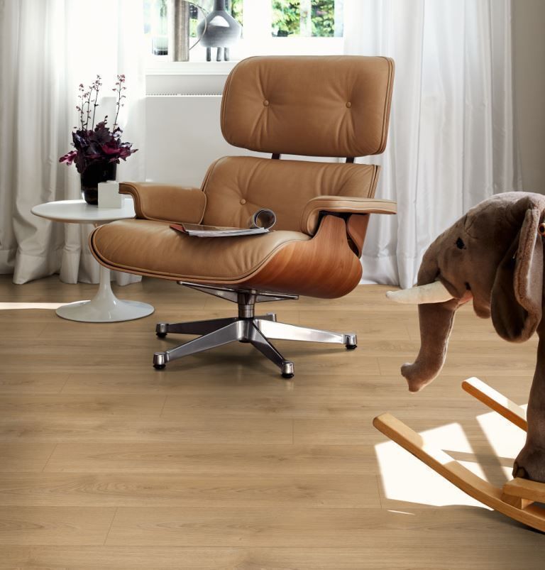 Ламінат Egger NatureSense 8/32 Classic 4V EL2158 Дуб Норд світло-коричневий