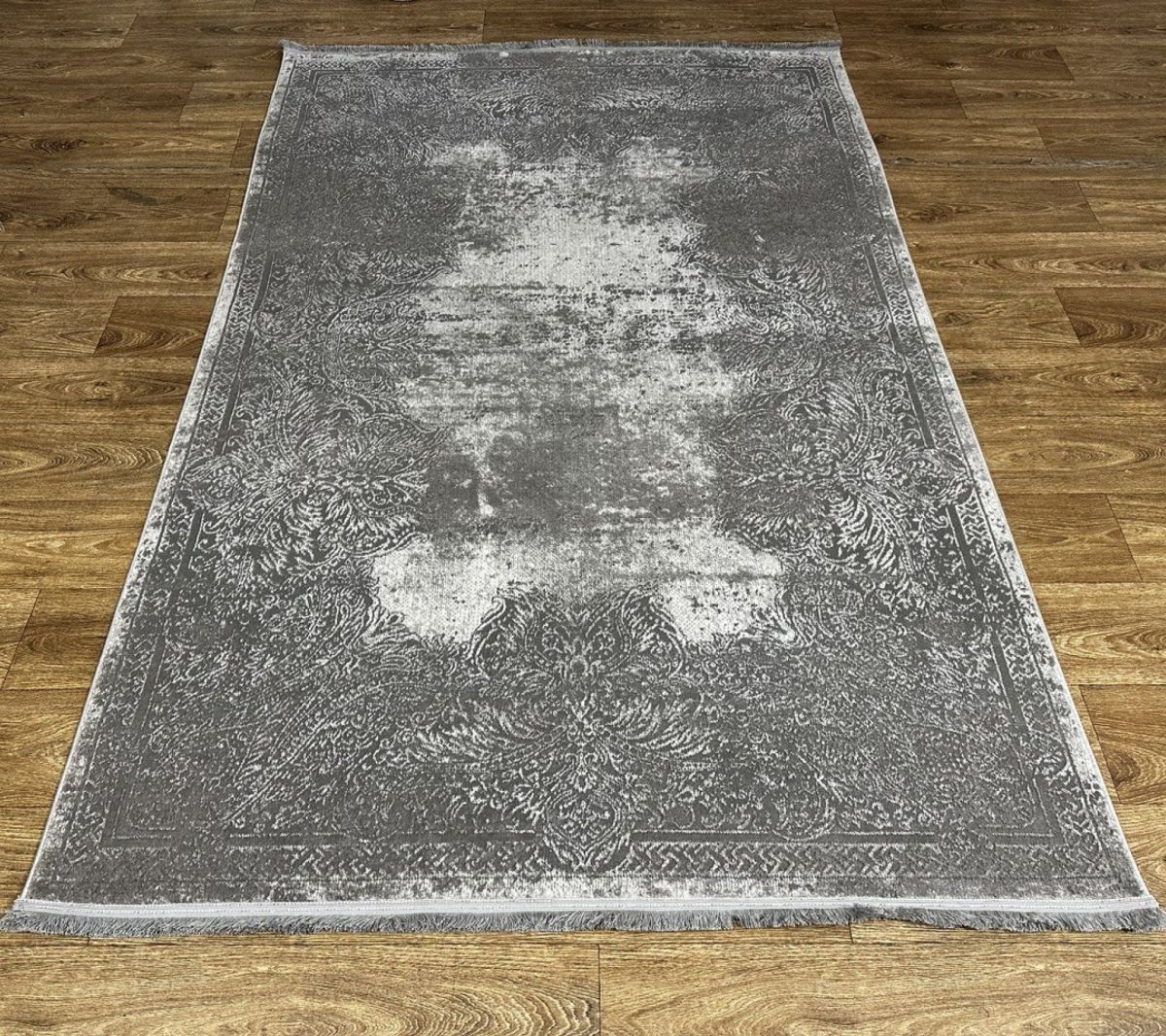 Килим Greencarpet Odessa E335CC L.GREY/GREY