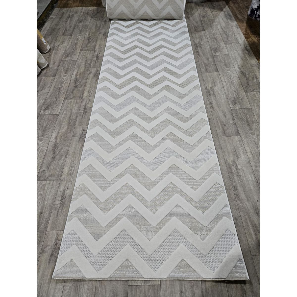 Килимова доріжка Greencarpet Dolche 4037B CREAM / CREAM