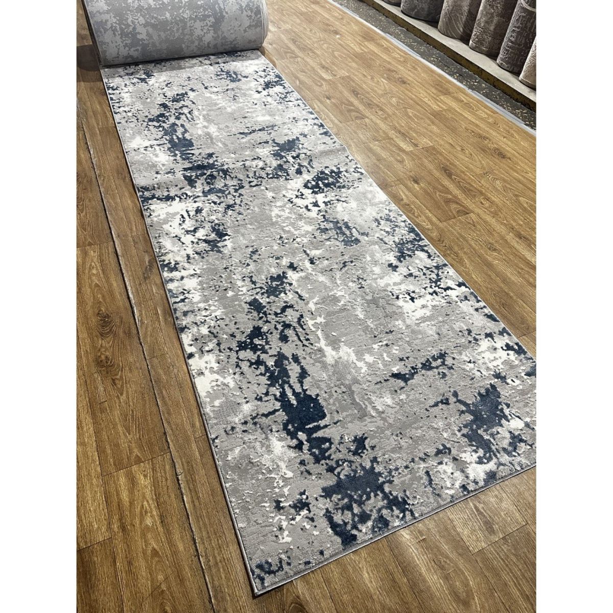 Ковровая дорожка Greencarpet Moda 8241A L.BLUE / L.GREY