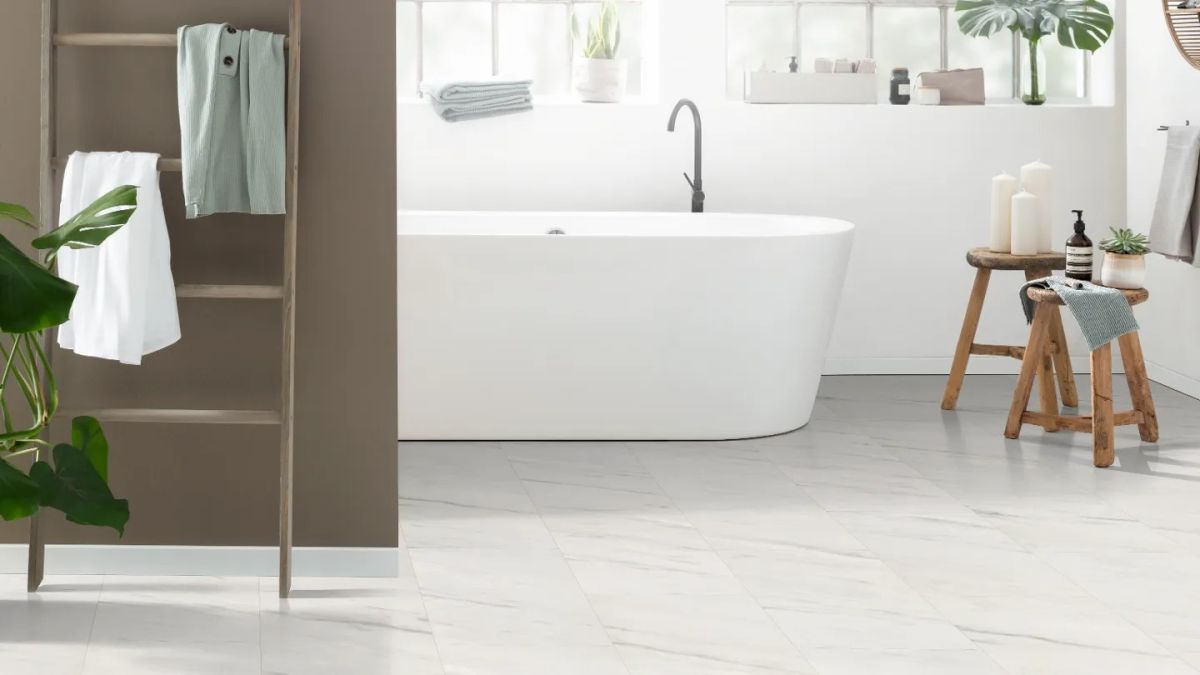Ламінат Egger Kingsize Aqua + ELF812 Мармур Леванто білий