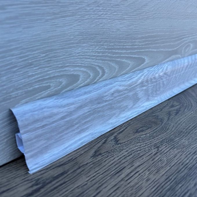 Плінтус Comfort R1062 Дуб Сірий