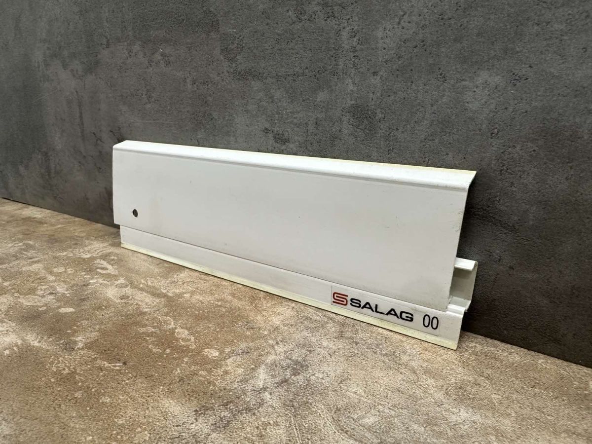 Плінтус Salag NG62 Білий 00